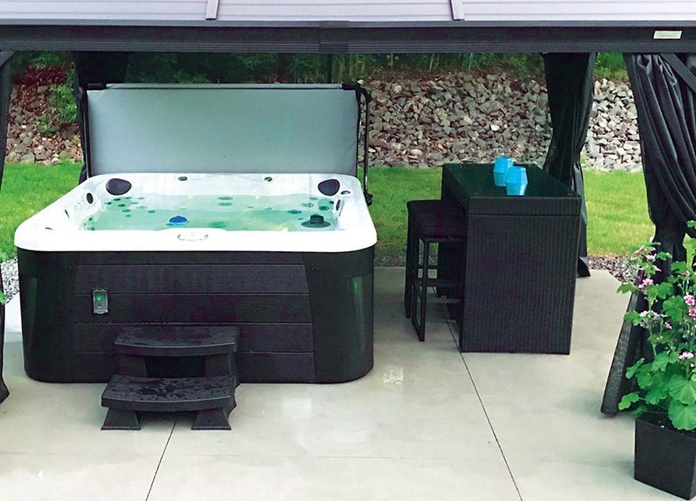 Hot tub installation - Sima POOLS & SPAS